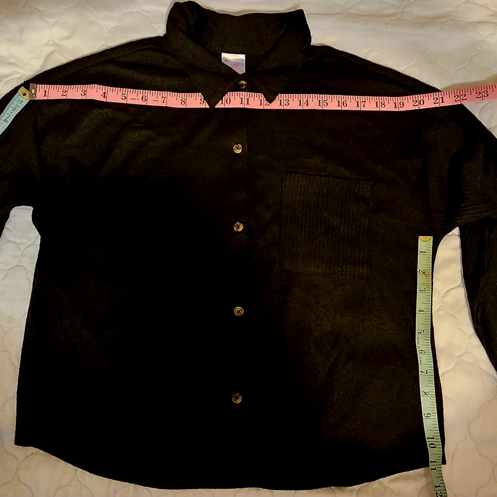 No Boundaries sweater top with chest pocket blk size M